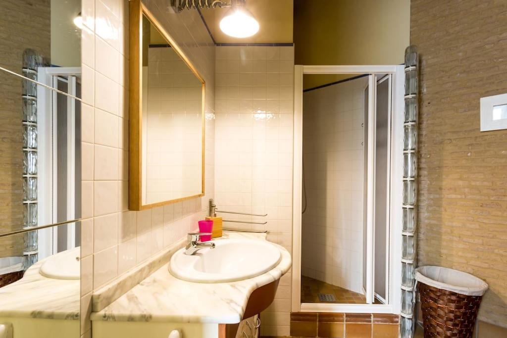 Precioso Apartamento - Localizacion Ideal **Wifi - A/C** Sevilha Exterior foto